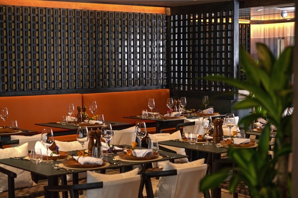 AmaWaterways AmaMagdalena Main Restaurant 0.jpg